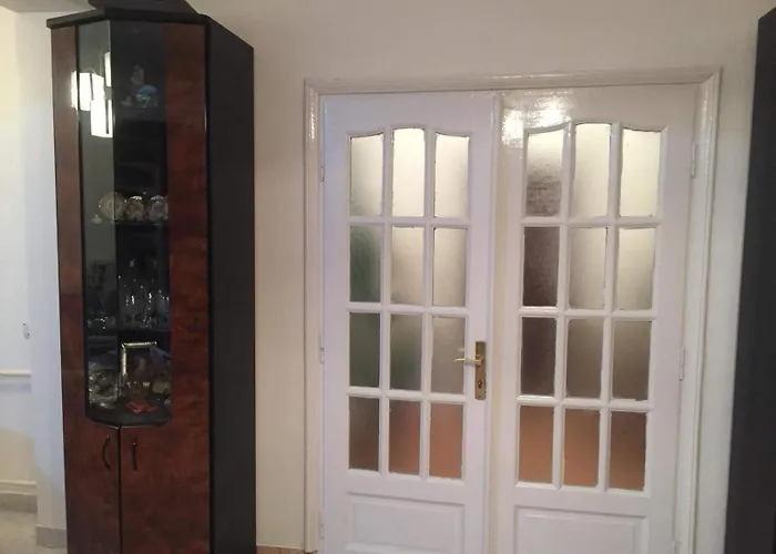 Casuta De Vis Бухарест